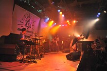 南波志帆とナンバンド。