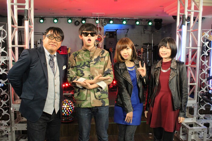 左からカンニング竹山、SALU、中村愛、藤岡みなみ。