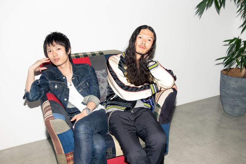 光村龍哉（NICO Touches the Walls）と庄村聡泰（[Alexandros]）。