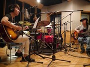 「笑顔のレシピ」のレコーディングの様子。