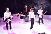 ヒント動画「また君のパイを避けられなかった」撮影中の様子。