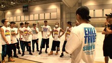 「情熱大陸」のワンシーン。HIRO（EXILE）とミーティングをする三代目 J Soul Brothers。 (c)MBS・TBS