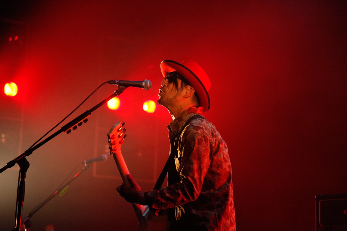 「Broccasion Live TOKYO」よりLOW IQ 01 & THE RHYTHM MAKERSのパフォーマンスの様子。（Photo By 又来純）