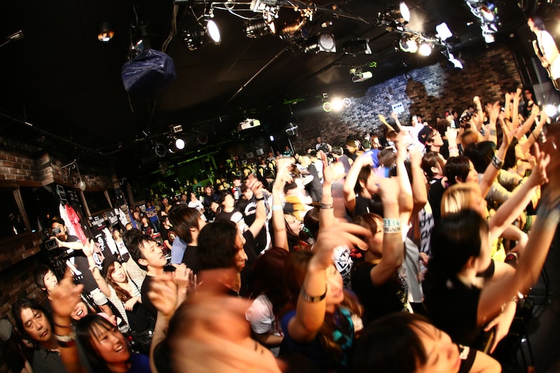 「ROAD TO REDLINE TOUR」の様子。（Photo by kohei suzuki）