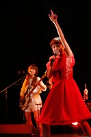 「吉澤嘉代子デビューAL『変身少女』リリースパーティー ～嘉代子、メタモルフォーゼ！～」の様子。