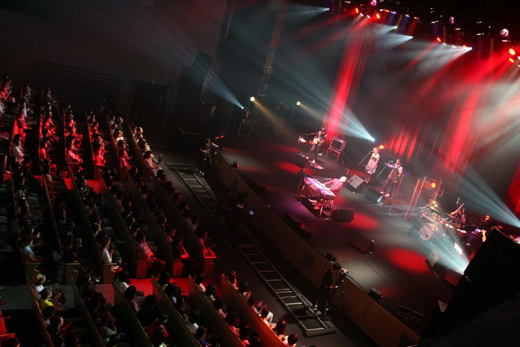 さかいゆう「さかいゆうTOUR2014 "Coming Up Roses" SPECIAL」の様子。