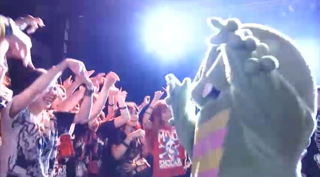 ムック「『ENDER ENDER』MUSIC VIDEO（feat.ムック and ガチャピン LIVE ver.）」のワンシーン。