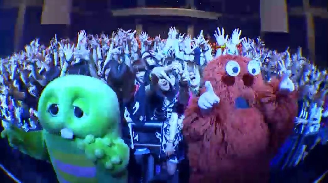 ムック「『ENDER ENDER』MUSIC VIDEO（feat.ムック and ガチャピン LIVE ver.）」のワンシーン。