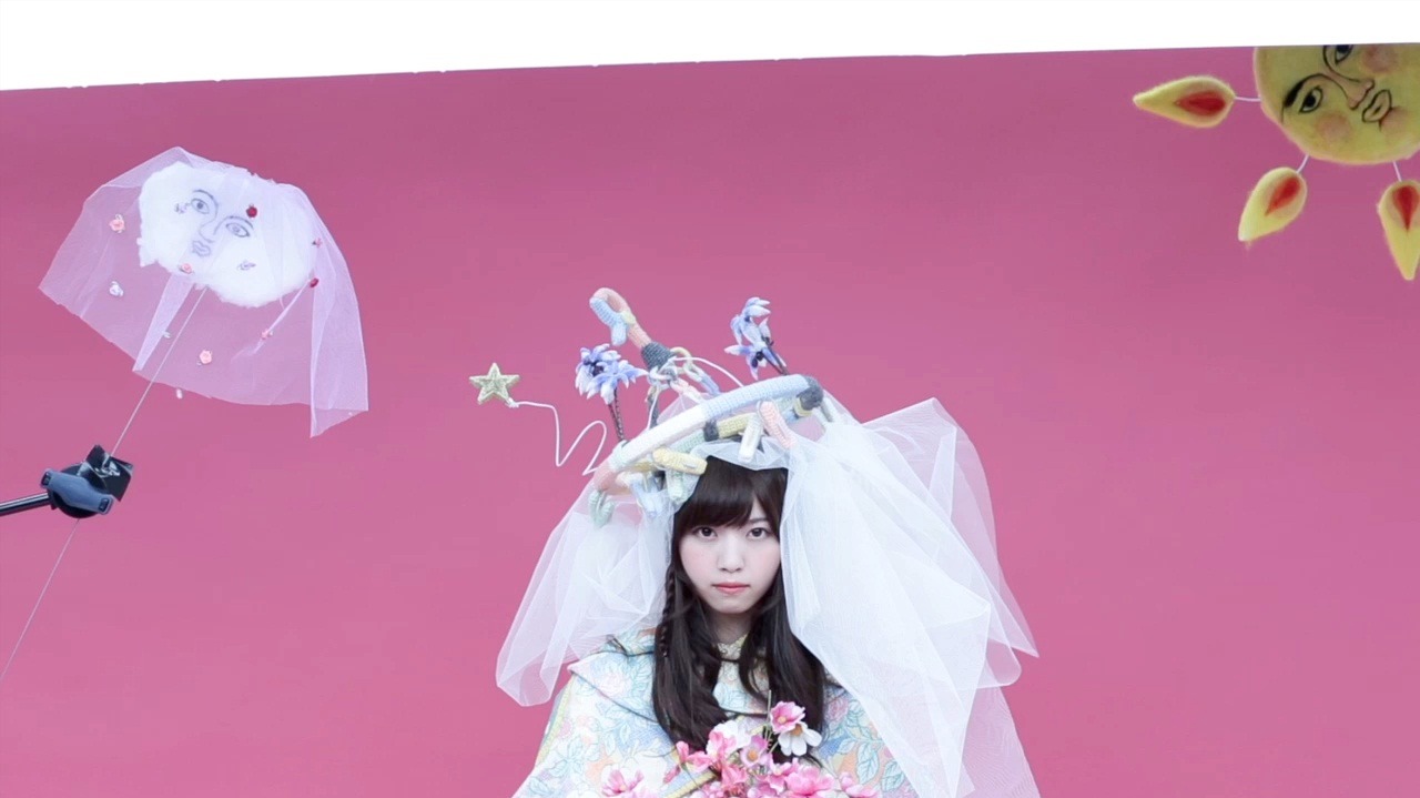 西野七瀬の個人PVのワンシーン。