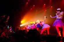 「PASSPO☆結成5周年 カウントUPツアー 前編」の様子。
