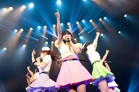 「PASSPO☆結成5周年 カウントUPツアー 前編」の様子。