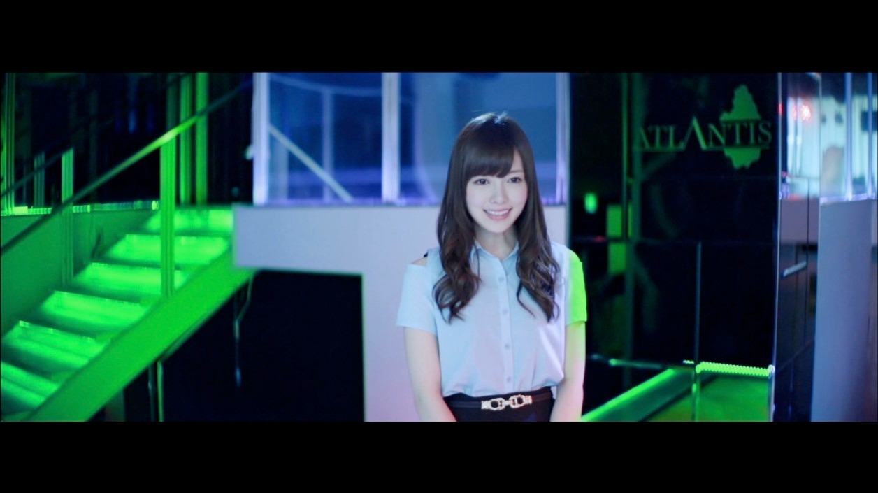 白石麻衣の個人PVのワンシーン。