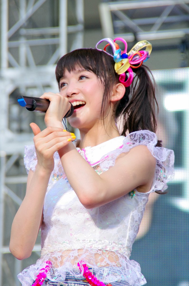 新井ひとみ