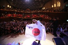 「YOSHIKI CLASSICAL WORLD TOUR 2014」東京・東京芸術劇場公演の様子。
