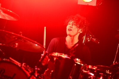 長谷川真也（Dr）