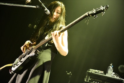 三好春奈（B, Vo）