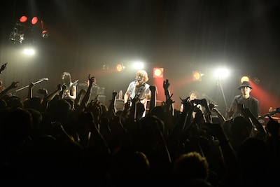 HaKU「HaKU“シンバイオシス” Release TOUR 2014」東京・clubasia公演の様子。