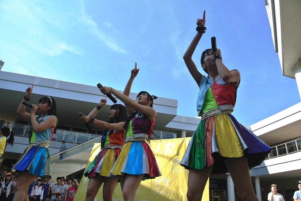 Cheeky Parade「Together」リリースイベントの様子。