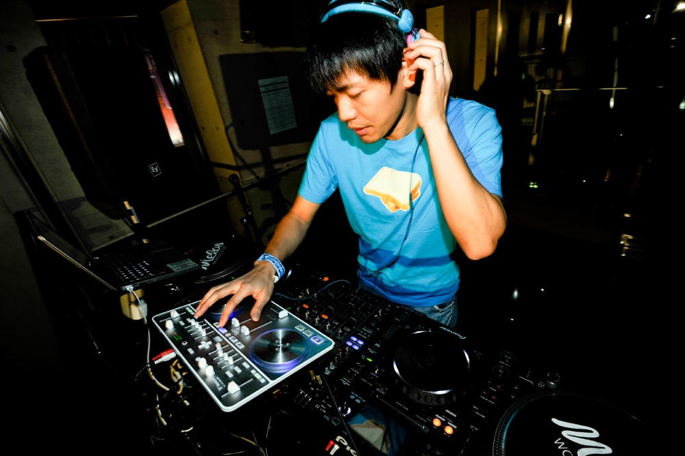 藤田琢己 a.k.a DJ SHOCK-PANG