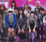 「新堂本兄弟」収録終了後の記念撮影。