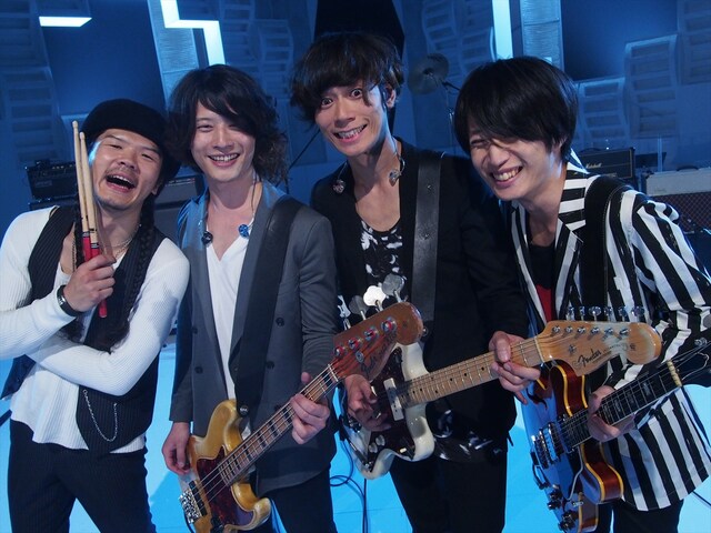 「MUSIC FAIR」収録時の[Alexandros]。