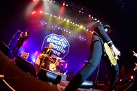 THE BAWDIES「～The 10th Anniversary～ Like a Rockin' Rollin' Stone Tour」の様子。（撮影：橋本塁 -SOUND SHOOTER-）