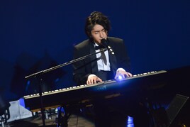 超特急コーイチ、20歳の生誕祭で「refrain」ピアノ弾き語り