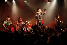 「～The タイマン!! 団長vs團長!! 埼玉vs千葉!! ブサイクvsブサイク!!～」NoGoDのライブの様子。