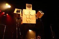 「～The タイマン!! 団長vs團長!! 埼玉vs千葉!! ブサイクvsブサイク!!～」アンコールで登場したダンボール製のケンシロウ。