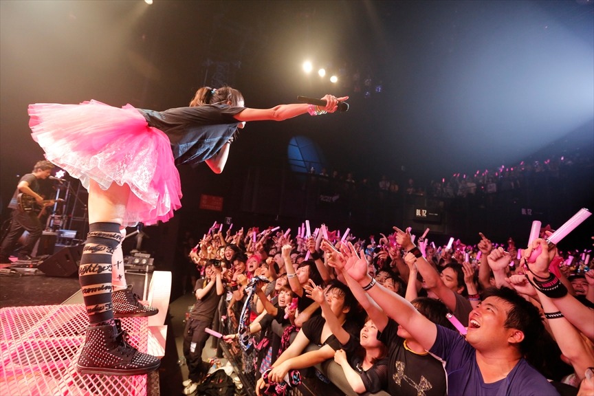LiSA「LiVE is Smile Always ～LANDSPACE～」の様子。（Photo by hajme kamiiisaka）