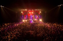 稲葉浩志「Koshi Inaba LIVE 2014 ～en-ball～」東京・ステラボール公演の様子。