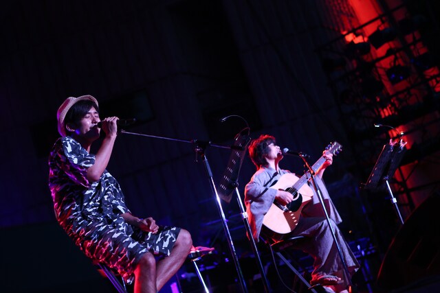 左からK、根本要（スターダスト☆レビュー）。