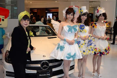 左から桂由美、松村沙友理、白石麻衣、橋本奈々未。