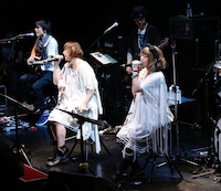 PUFFY「はじめてのBillboard Show」Billboard Live TOKYO公演の様子。