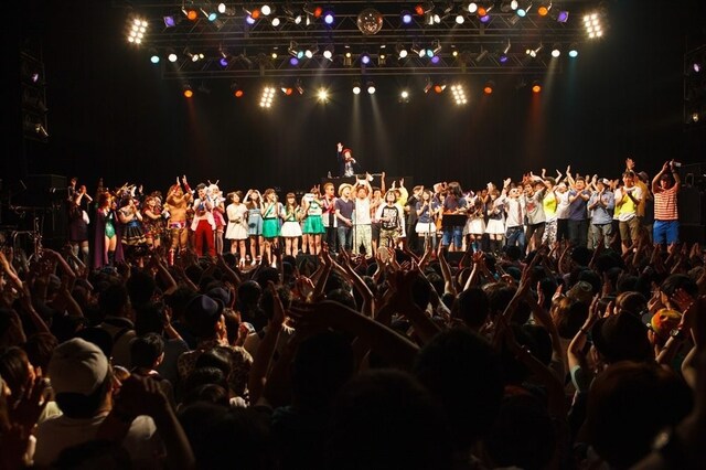 「YATSUI FESTIVAL! 2014」フィナーレの様子。