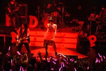 LiSA「LiVE is Smile Always ～LANDSPACE～」初日公演の様子。