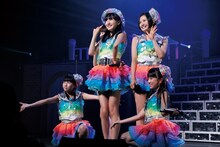 「HKT48九州7県ツアー～可愛い子には旅をさせよ～」福岡公演の様子。（C）AKS