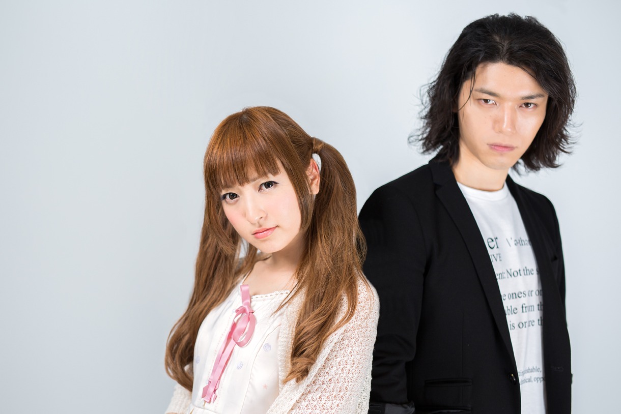 TRUSTRICK。左から神田沙也加（Vo）、Billy（G）。
