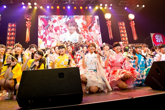 「SUPER☆GiRLS 生誕4周年記念SP アイドルストリートカーニバル2014～超絶爆笑夏祭り～」の様子。