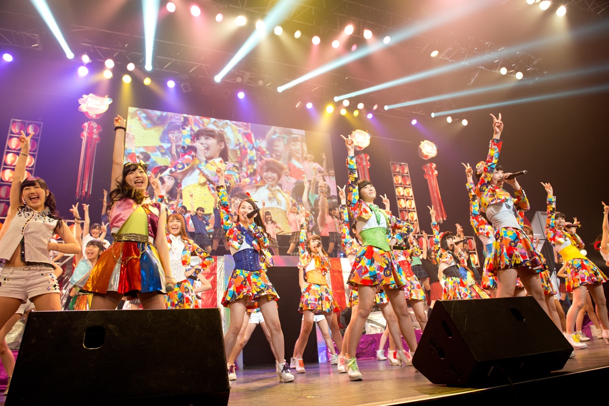 「SUPER☆GiRLS 生誕4周年記念SP アイドルストリートカーニバル2014～超絶爆笑夏祭り～」の様子。