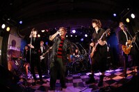 6人編成になったRevolution Q。