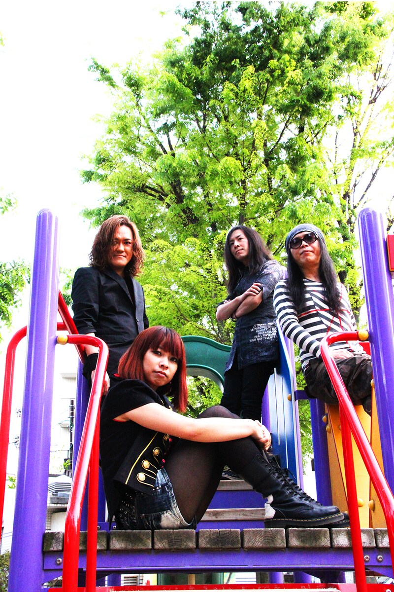 扇愛奈とFoo-Shah-Zoo