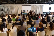 6月21日に行われたクリープハイプのトークショーの様子。