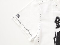 銀杏BOYZ & keisuke kanda「両A面の手縫いTシャツ」袖口のディティール。