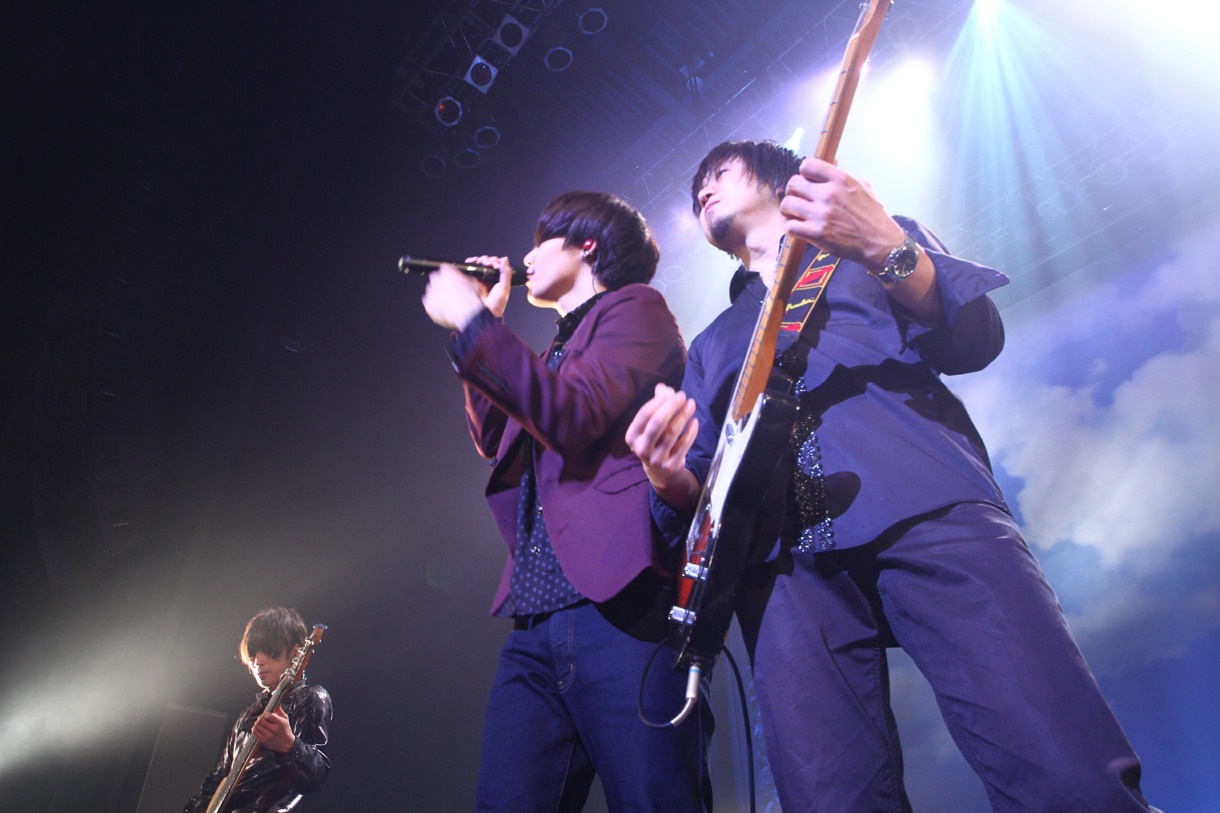 りょーくん「Re:alize Tour 2014」東京・Zepp Tokyo公演の様子。