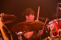 つのけん（Dr / GOOD BYE APRIL）