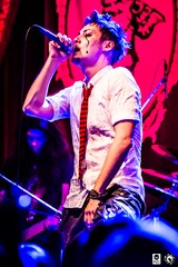 FAKE?、異色ワンマンでKEN LLOYDがハーレクインに