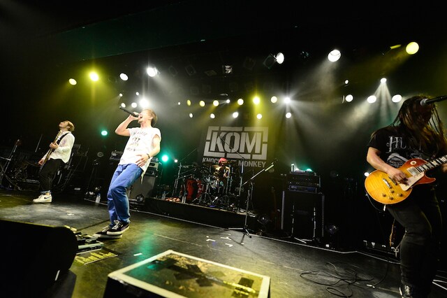 KNOCK OUT MONKEY「TOUR 2014 "INPUT ∝ OUTPUT" -Final-」の様子。（撮影：橋本塁［SOUND SHOOTER］）