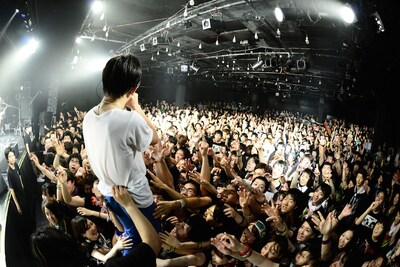 KNOCK OUT MONKEY「TOUR 2014 "INPUT ∝ OUTPUT" -Final-」の様子。（撮影：橋本塁［SOUND SHOOTER］）