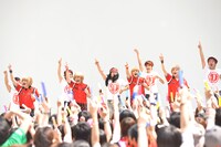 オタクダンサーとパフォーマンスするDISH//。